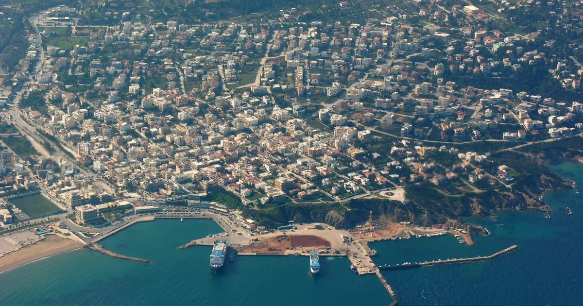 Απαγορευτικό απόπλου σε Ραφήνα και Λαύριο λόγω ανέμων - Τροποποιήσεις στον Πειραιά